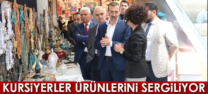 Kursiyerler ürünlerini sergiliyor