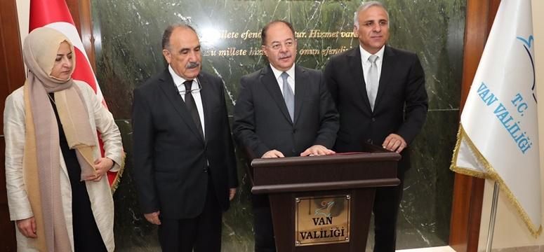 Sağlık Bakanı Recep Akdağ Van