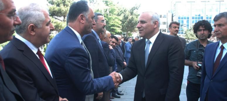  Vali Zorluoğlu göreve başladı