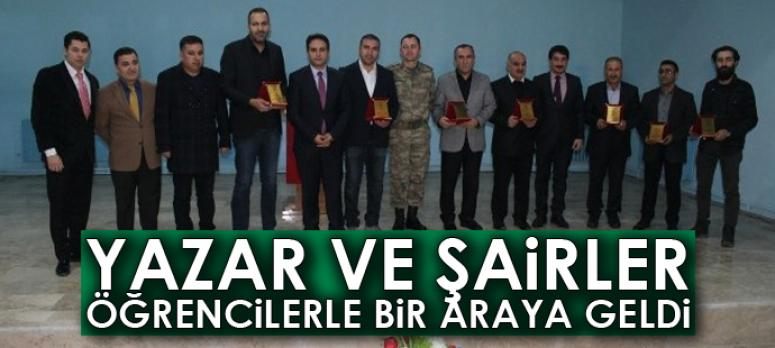 Yazar ve şairler öğrencilerle bir araya geldi