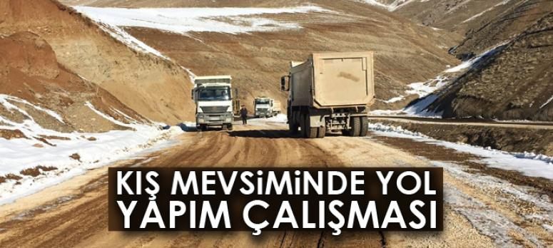 Kış mevsiminde yol yapım çalışması